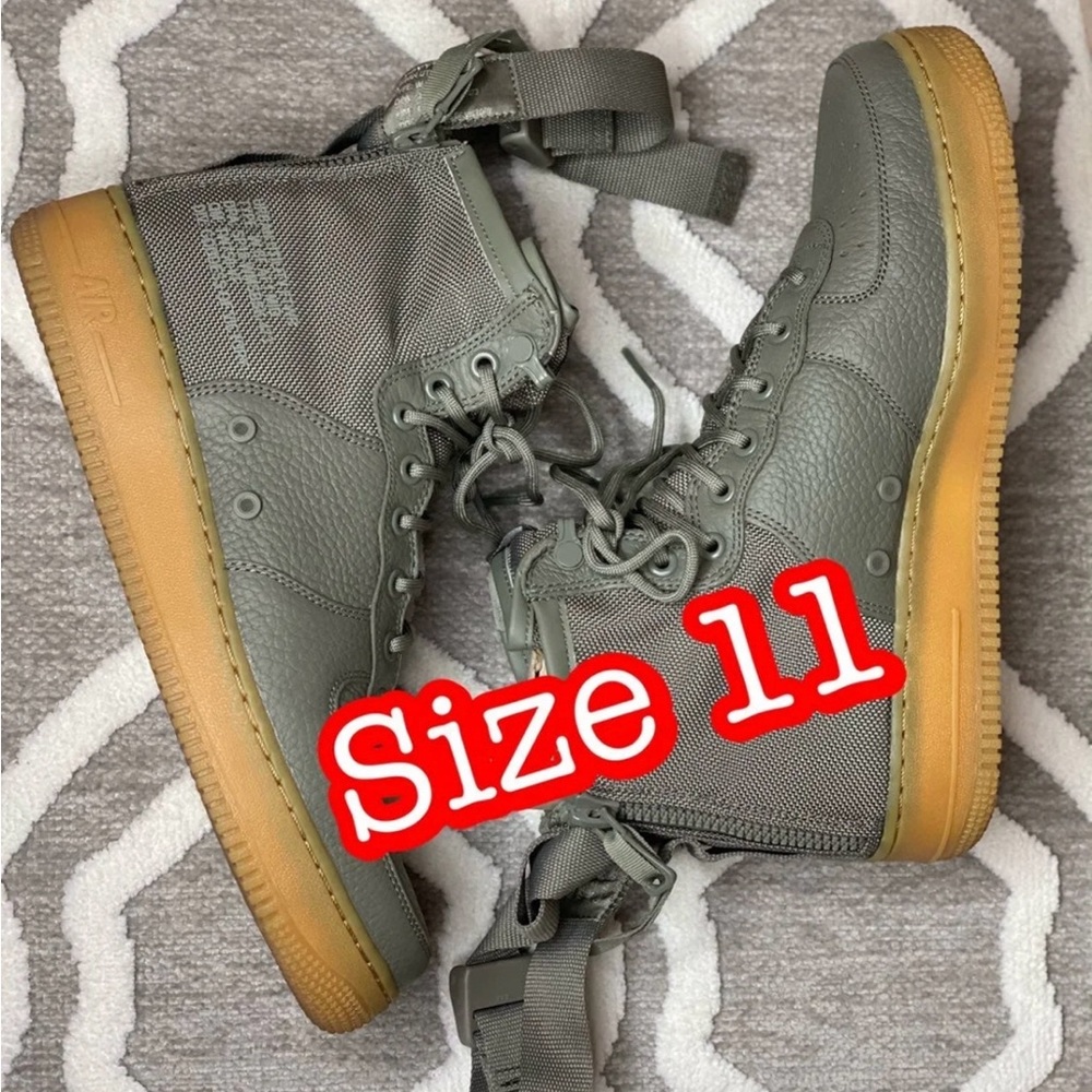 Women’s Nike SF Air Force 1 Mid shoes, size 11
